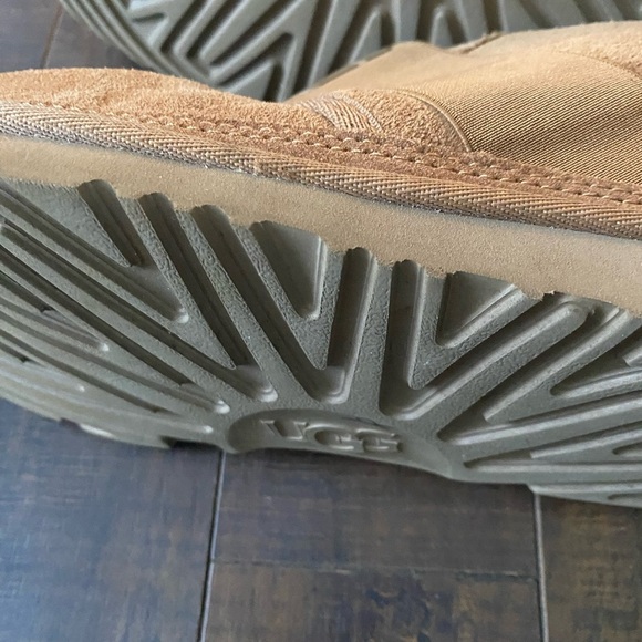 UGG Neumel ll brown suede pull on shearling lined ankle boots - Picture 9 of 9